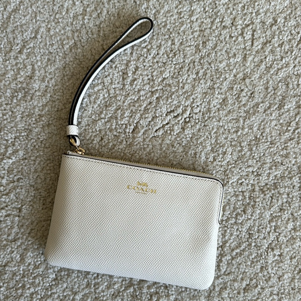 NWT Coach Off White Wristlet